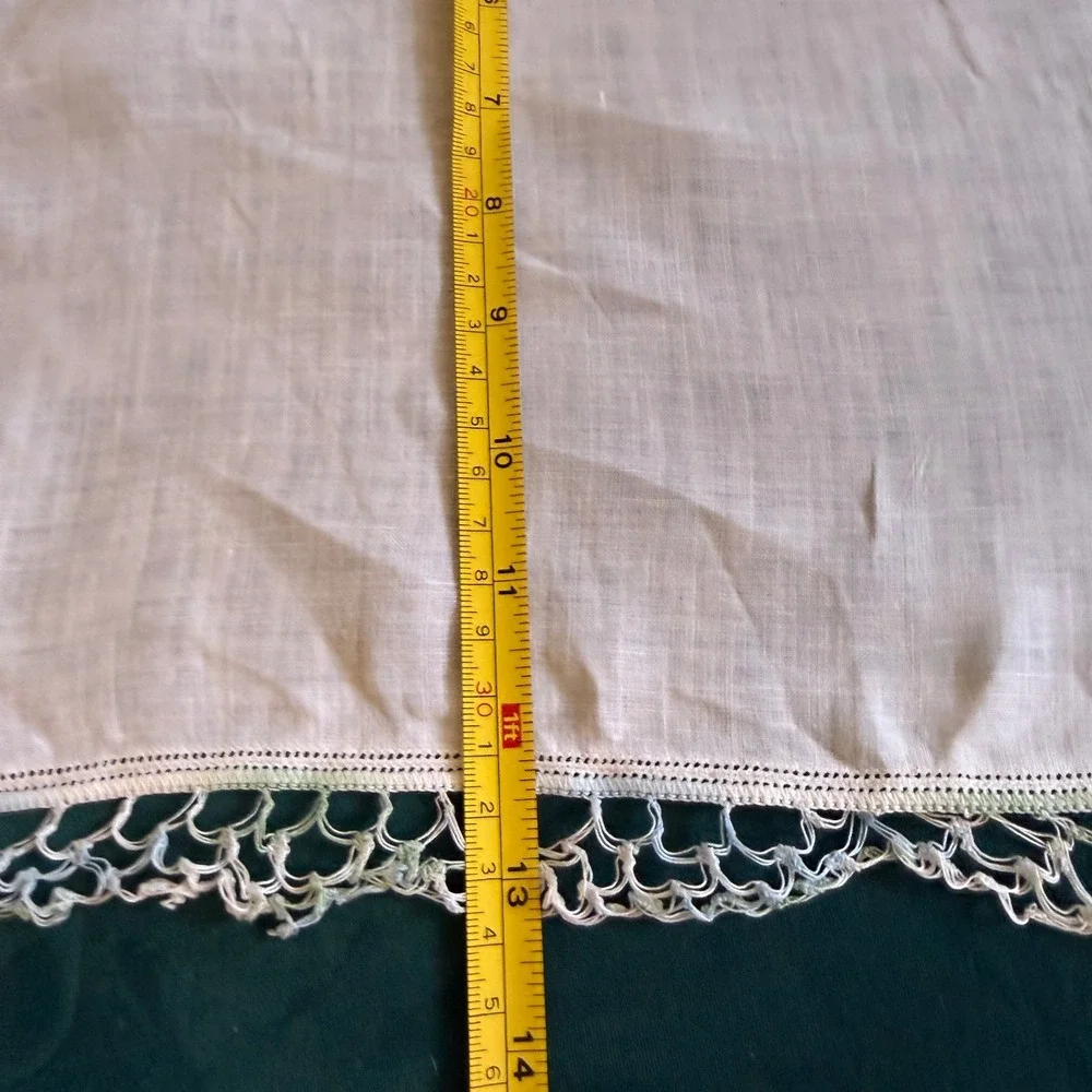 Vintage Handkerchief Lot 4 Floral Embroidered Lace Trim Cotton‎ White Blue Pink